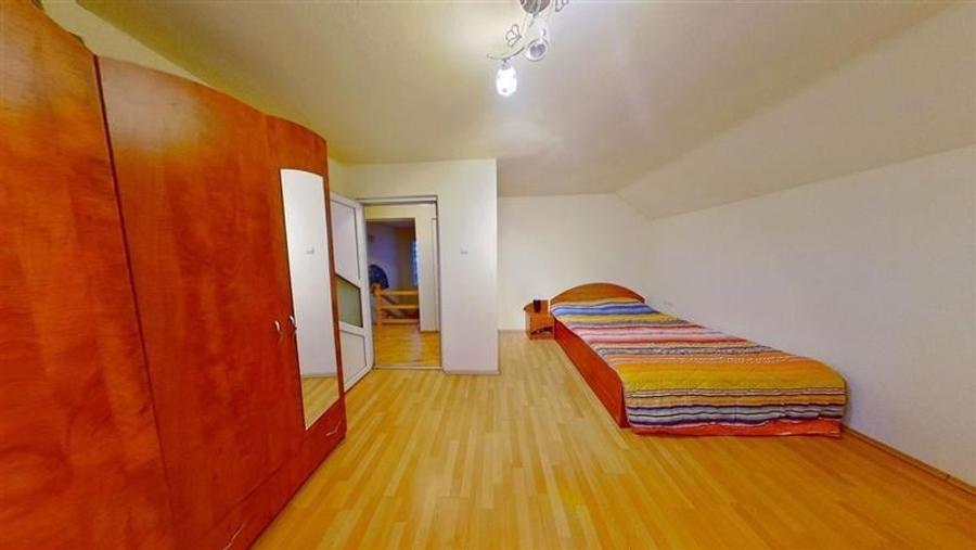 Acasa in Rasnov:Casa cu 5 camere,curte mare si liniste deplina, 500 mp teren, Ce - 31