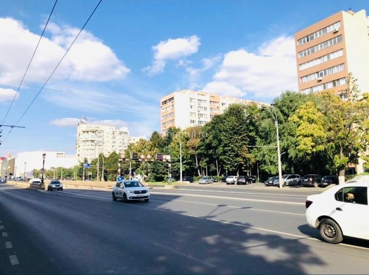 Piata Unirii vis a vis Hotel Horoscop