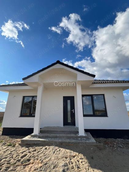 Vand casa in Santion