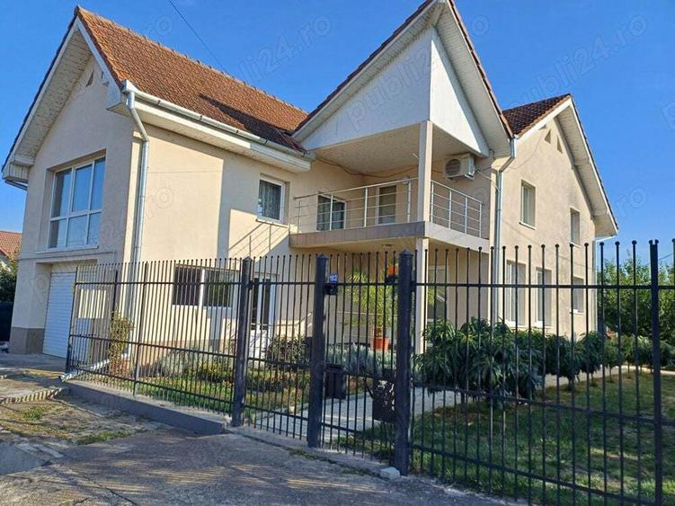 Vand casa, constructie 2008, curte si gradina in suprafata de 2000 mp - 1