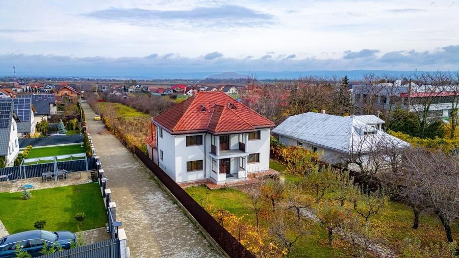 Casă/Vilă cu 6 camere de vânzare în Măgura - 1
