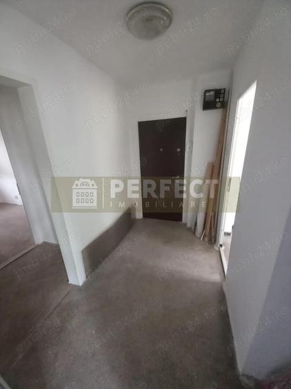 Ap.3 camere DECOMANDAT,Vest, etajul 4, Pret 72000 euro - 14