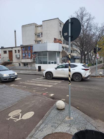 Inchiriez spatiu comercial, 1 decembrie 1918 ( Siderurgistilor ) - 6