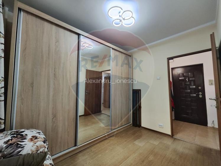 Apartament cu 3 camere de vanzare in zona 1 Decembrie 1918