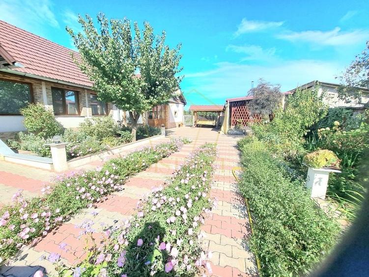 Casa individuala spatioasa, renovata total pe parter I Recas | COM 0% - 1