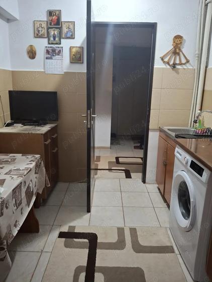 Vand apartament 2 camere piata moldovei - 2