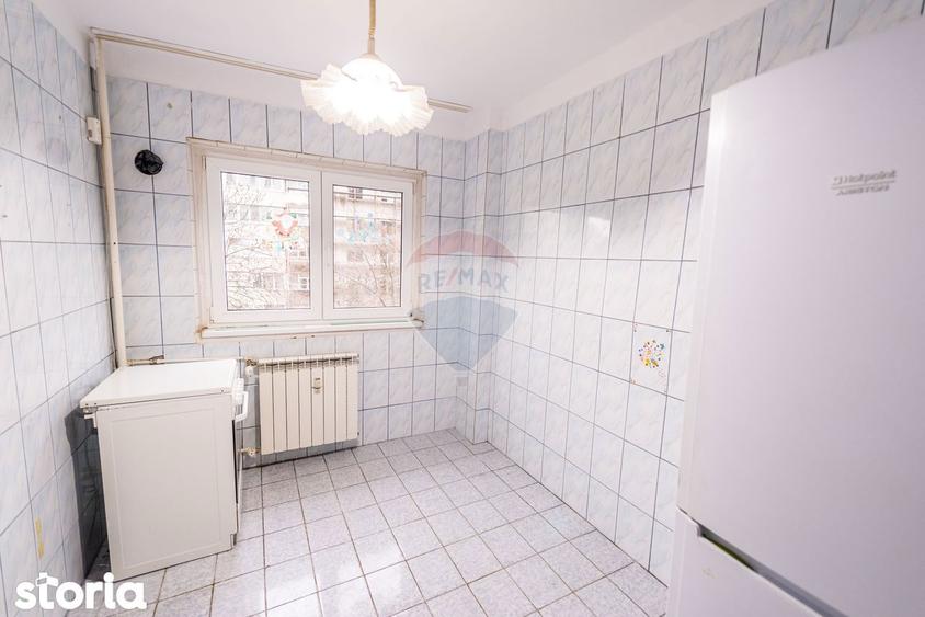 Apartament 3 camere 72 mp, 1985, 2 bai, Teiul Doamnei - 2