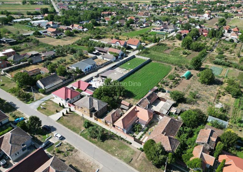 Casa cu teren de 2171 mp