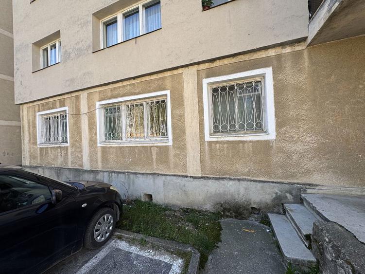 Se vinde apartament cu 3 camere - 1