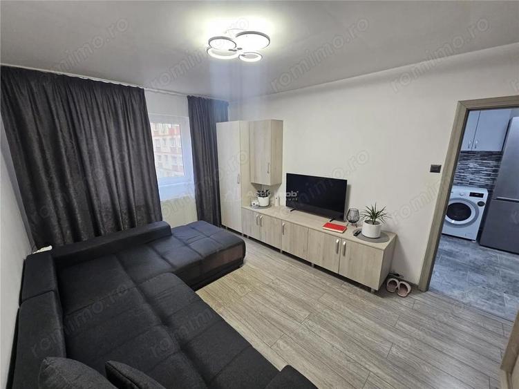 Resita, Garsoniera, Renovata, Mobilata+Utilata, Et. 2, Micro 4 - 1