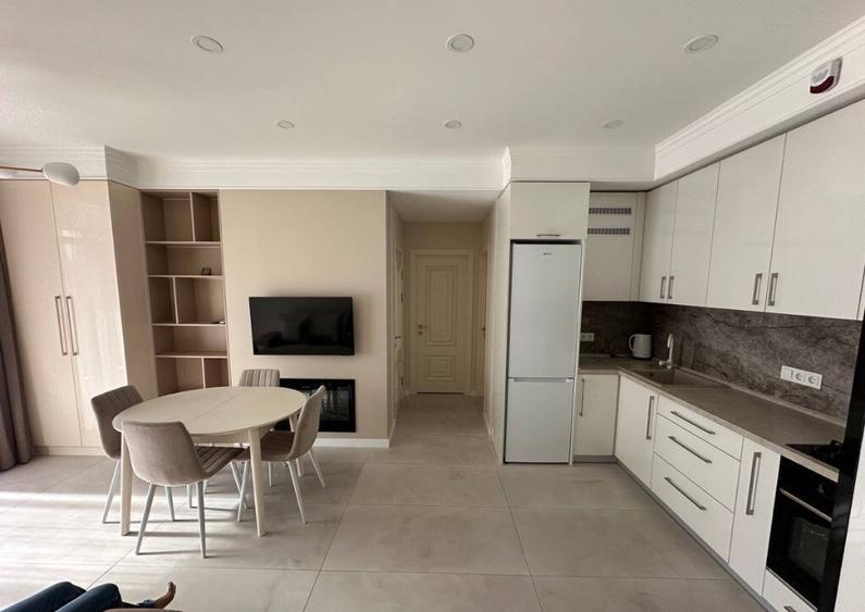 Spre inchiriere apartament cu 2 camere Florilor - 2