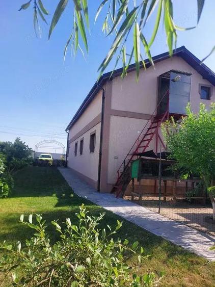 Vand casa in Caracal Str.Targul Nou, 120 mp construc?ie (2 camere , living + dressing)+foisor - 6