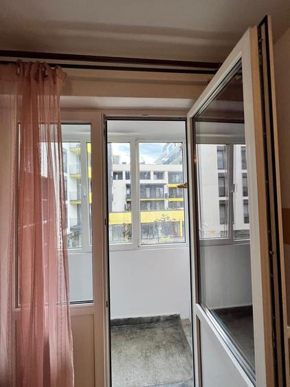 De vânzare apartament 3 camere zona centrală - 8