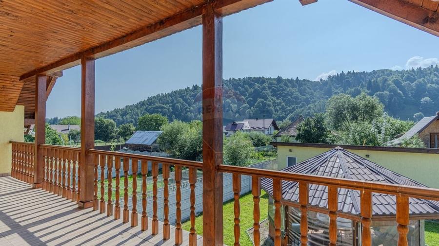 Casa / Vila cu 10 camere de vanzare in Moieciu de Jos - 9