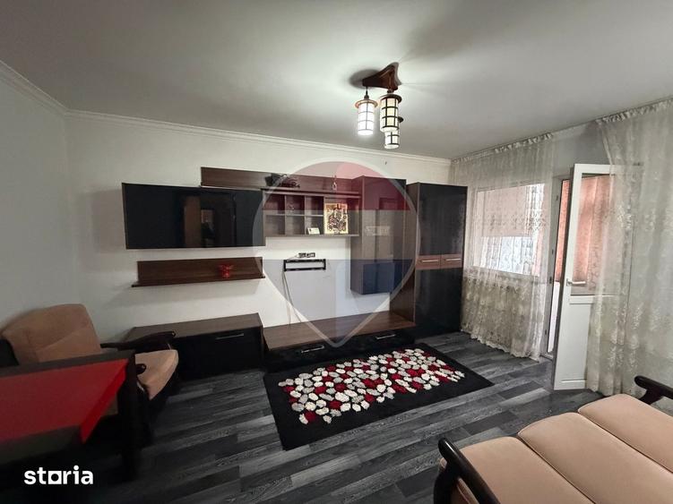 Apartament cu 3 camere, mobilat în Central