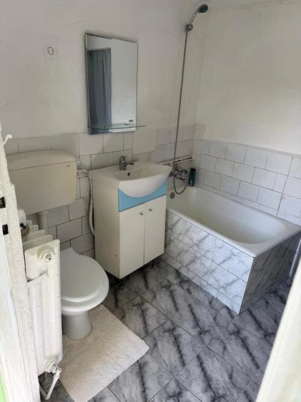 Casă cu 7 camere cu Teren 363 Mp în Central