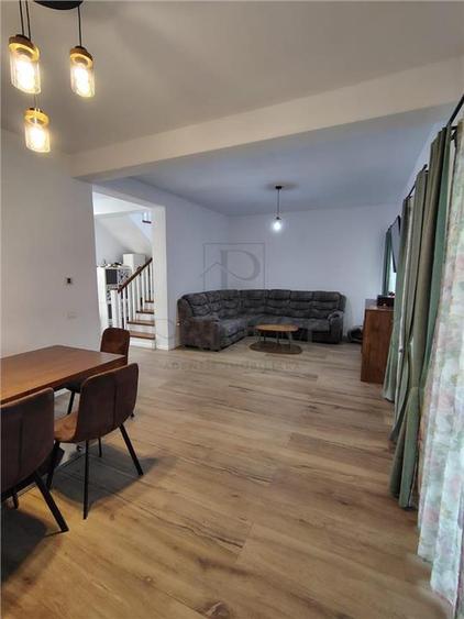 Duplex cu 4 camere cu Canalizare în Giroc