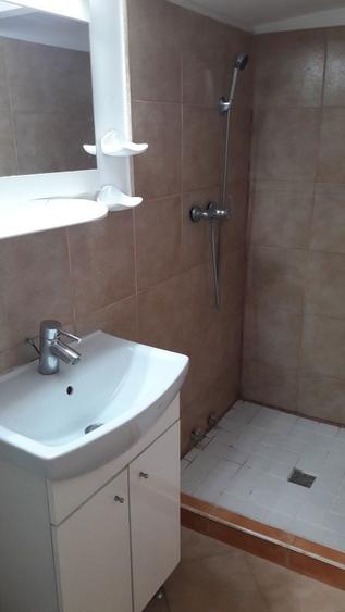 Inchiriez apartament cu o camera la casa - 3