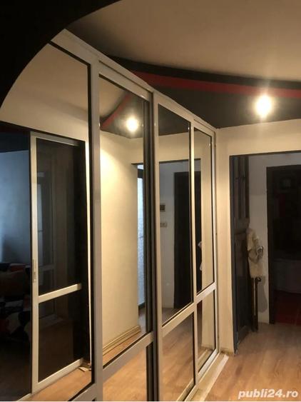 Vand apartament cu 3 camere etaj 2, decomandat, situat in Rovinari - 2