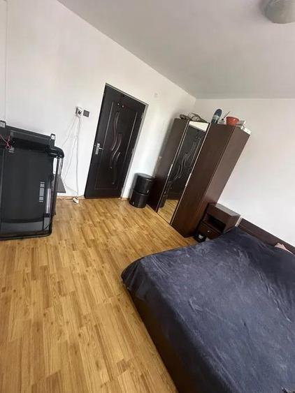 Apartament cu 2 camere semidecomandat în Podu Roș