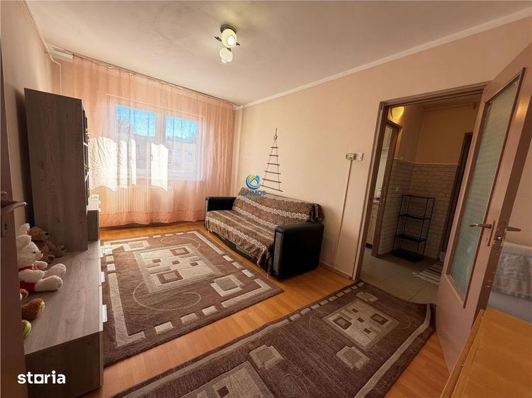 Vanzare apartament 3 camere, Zona Florilor, insorit,mobutilat, - 12