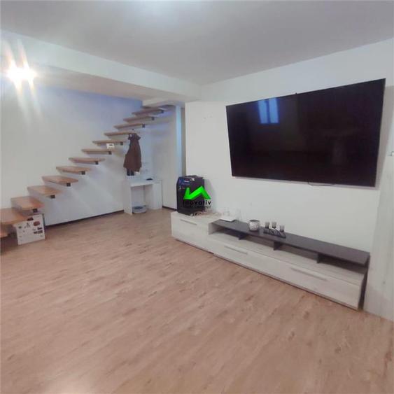 Casa de inchiriat 4 camere muncitori Sura Mare - 1