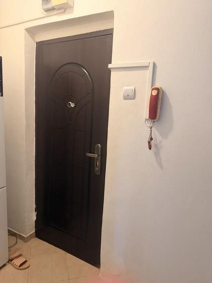 Garsonieră semidecomandată în Titan