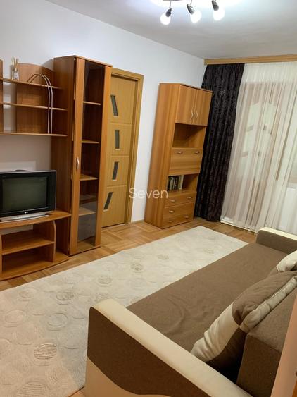 Apartament 3 camere - Casa de Cultura - 400 euro/luna (Cod E8) Apartament 3 camere - Casa de Cultura - 400 euro/luna (Cod E8)