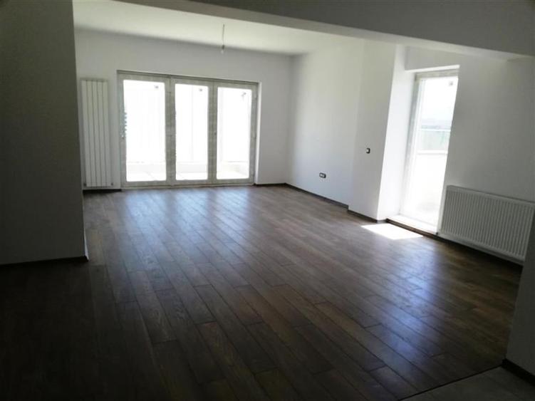 PENTHOUSE 3 CAMERE, TERASA 48 MP, TRACTORUL, ZONA CORESI MALL - 1