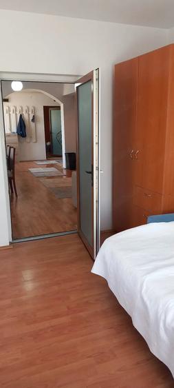 Casă cu 7 camere cu Teren 370 Mp în Central