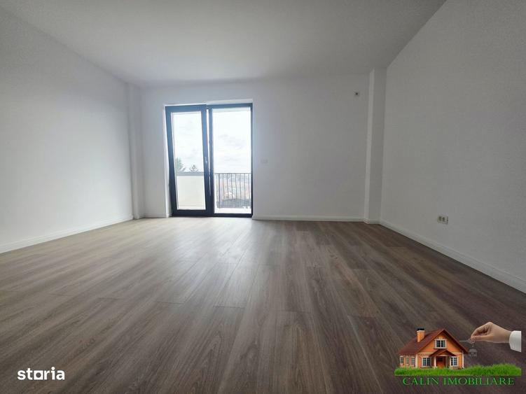 Apartament cu 7 camere semidecomandat în Păcurari