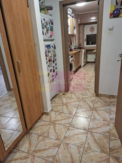 Gaesoniera  Aparatorii Patriei, la Universitataea Spiru Haret - 12