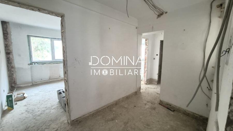 Vânzare apartament 3 camere, în Tg. Jiu, str. Nicolae Bălcescu - zonă centrală - 4