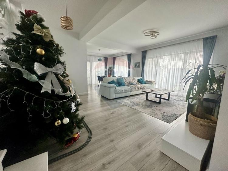 Vila de vanzare - Tunari - 1