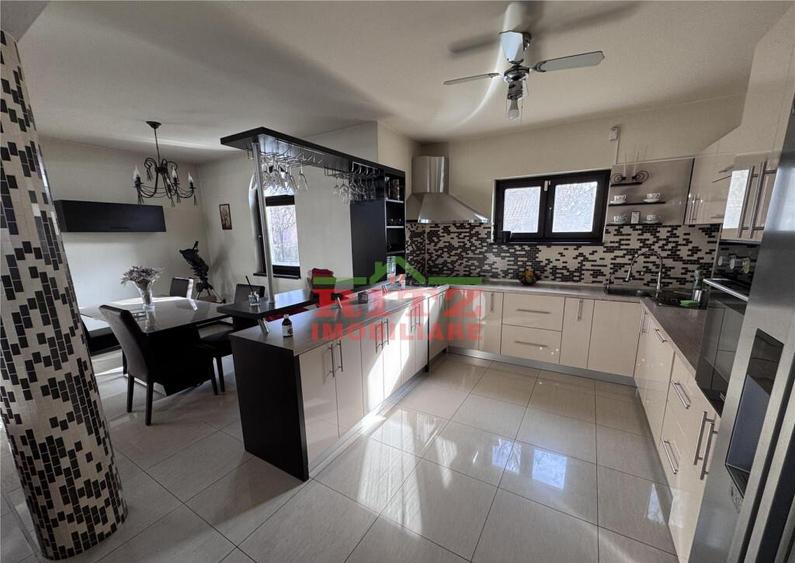 Vila garaj, zona Palatul de Justitie! - 8