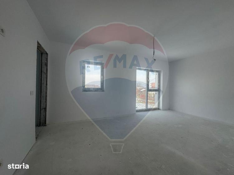 Casa / Vila cu 4 camere de vanzare Sabareni - 6