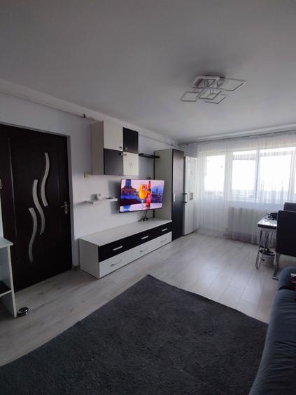 Ofer pentru inchiriere apartament 2 camere pe termen lung - 1