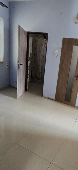 Casa  3 camere- curte- renovabila-zona centrala - 2