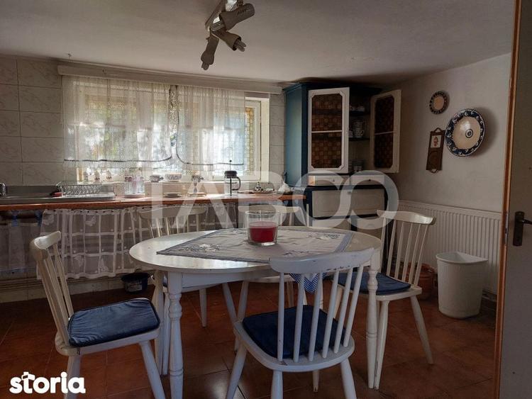 Casa de vanzare cu 2 apartamente separate si teren 500 mp Cisnadioara - 10
