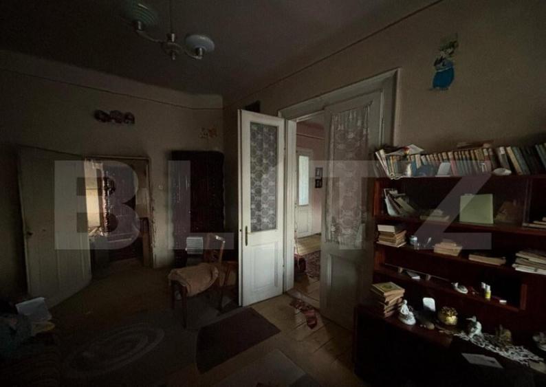 Casa de vanzare in suprafata de 100 mp localizata central i - 18