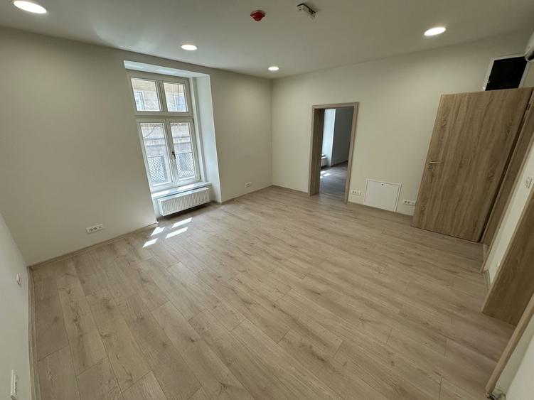 Spatii de birouri Ultracentral suprafață  de 67.6  mp - 1