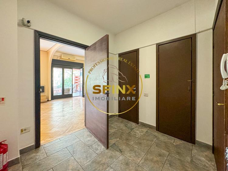Apartament cu 5 camere decomandat în P-ța Romană
