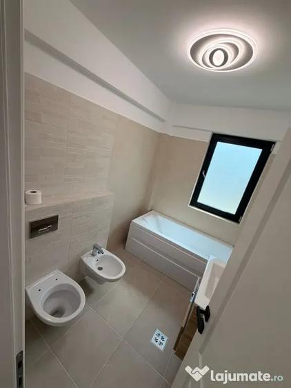 Apartament cu 3 camere decomandat în Bucium
