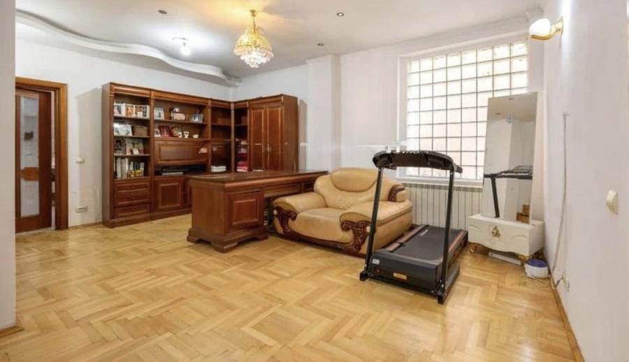 Casa individuala / Spatiu comercial / Clinica | 335 mp, curte proprie | Baicului - 9