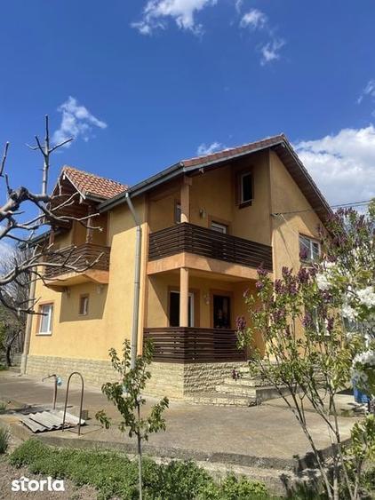 Casa cu etaj com Gropnita sat Bulbucani - 1