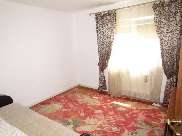 Apartament 4 camere de închiriat – Cartier Ștrand, str. Bârsei, etaj 2/4 - 2