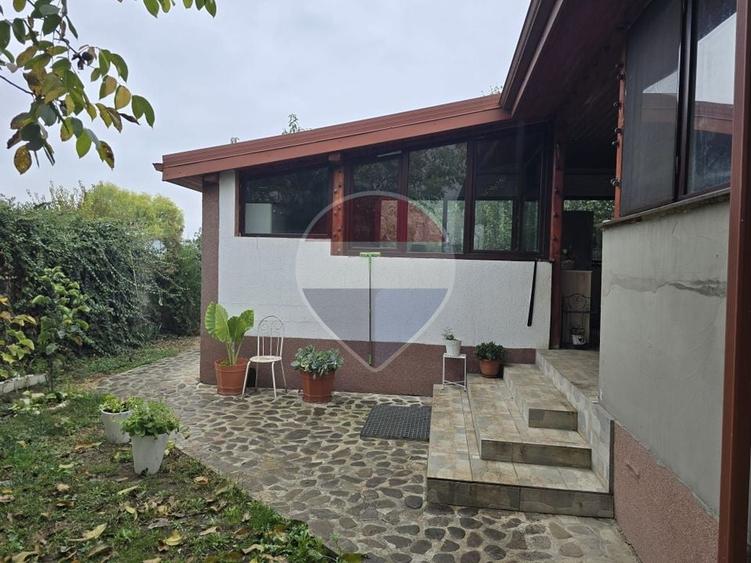 Casă individuală cu 5 camere cu Teren 958 Mp în Nord