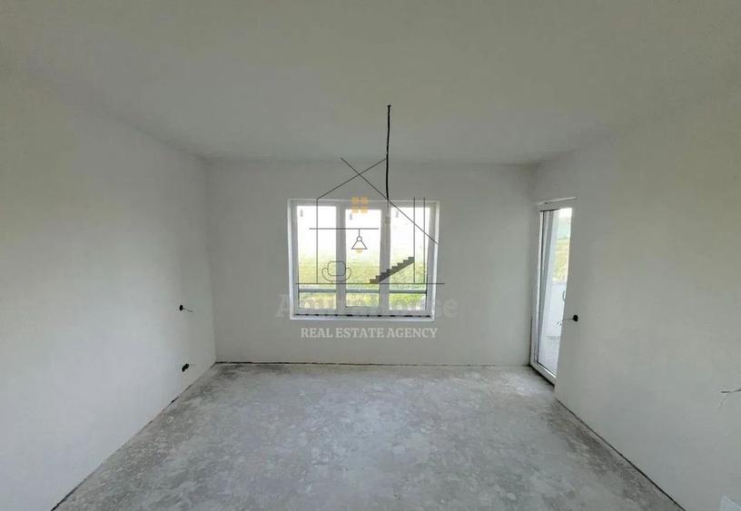 Duplex cu 5 camere cu Canalizare în Feleacu