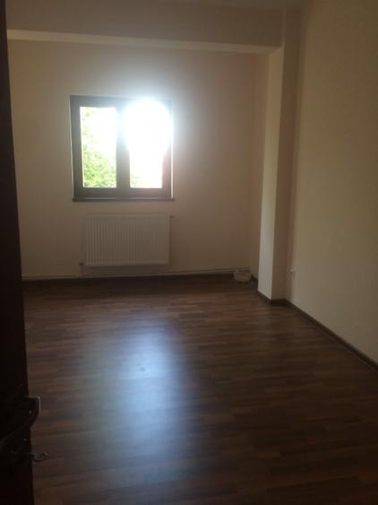 Vila 2005,metrou Brancoveanu 14 min, P+1, su 200mp, 5 camere,3 bai, teren 200 mp - 4