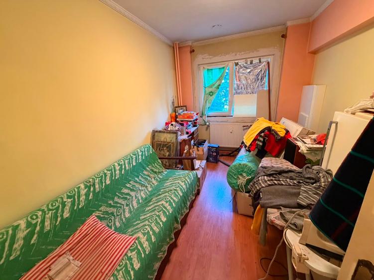 Apartament cu 3 camere în Berceni